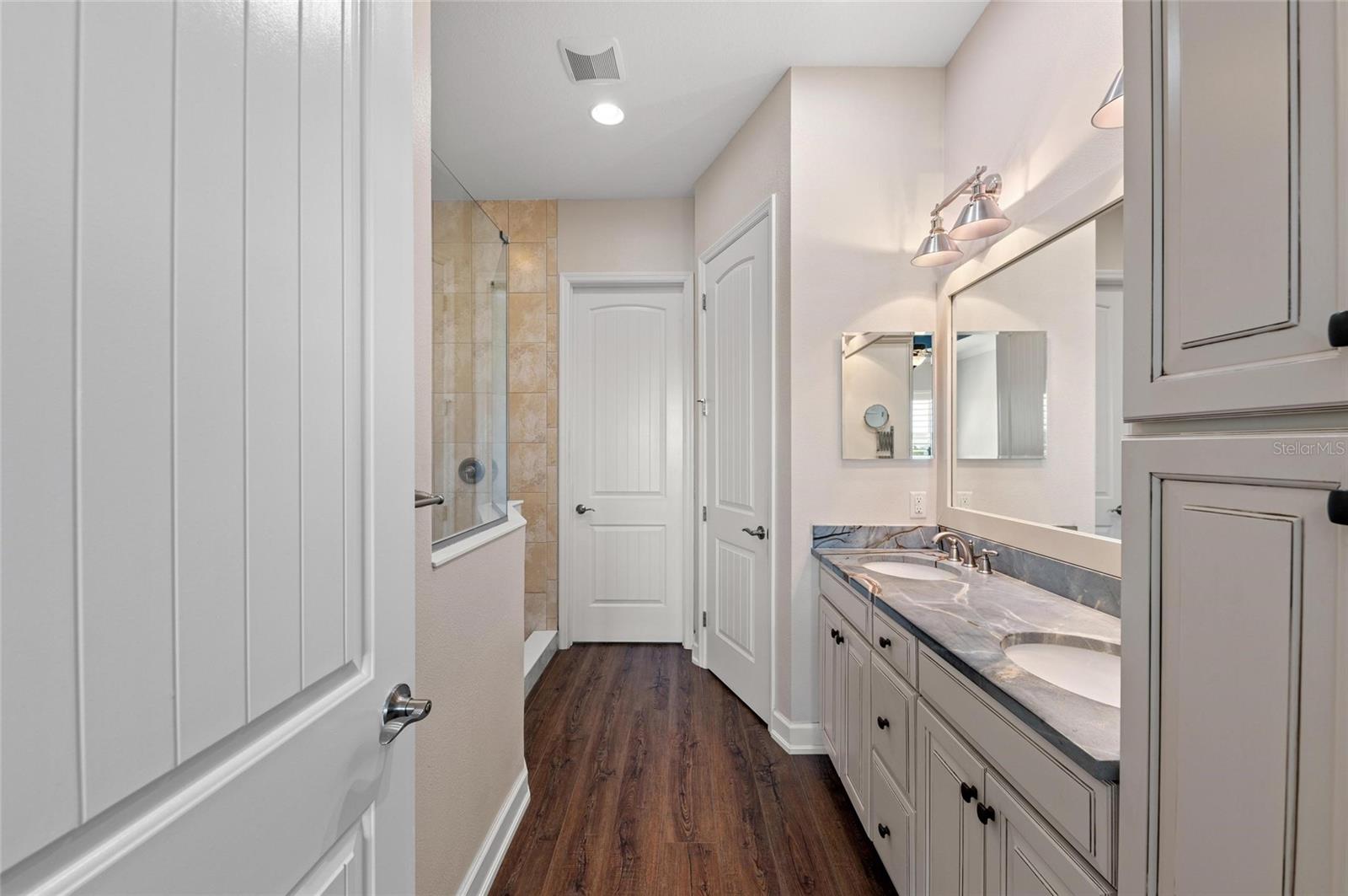 MANGROVE WALK II ON HARBOUR ISLE PH - Residential