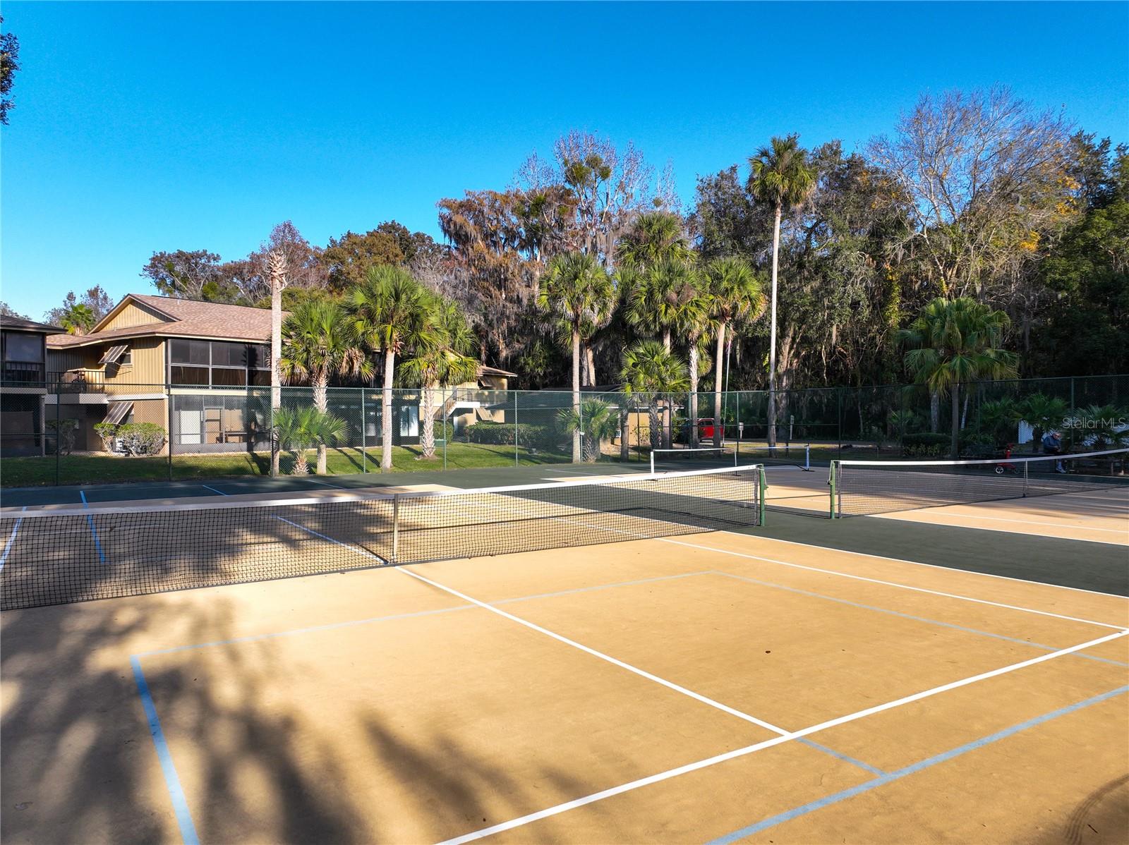 LAKESIDE CONDO APTS - Residential