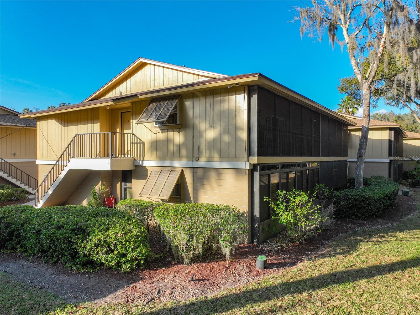 LAKESIDE CONDO APTS - Residential