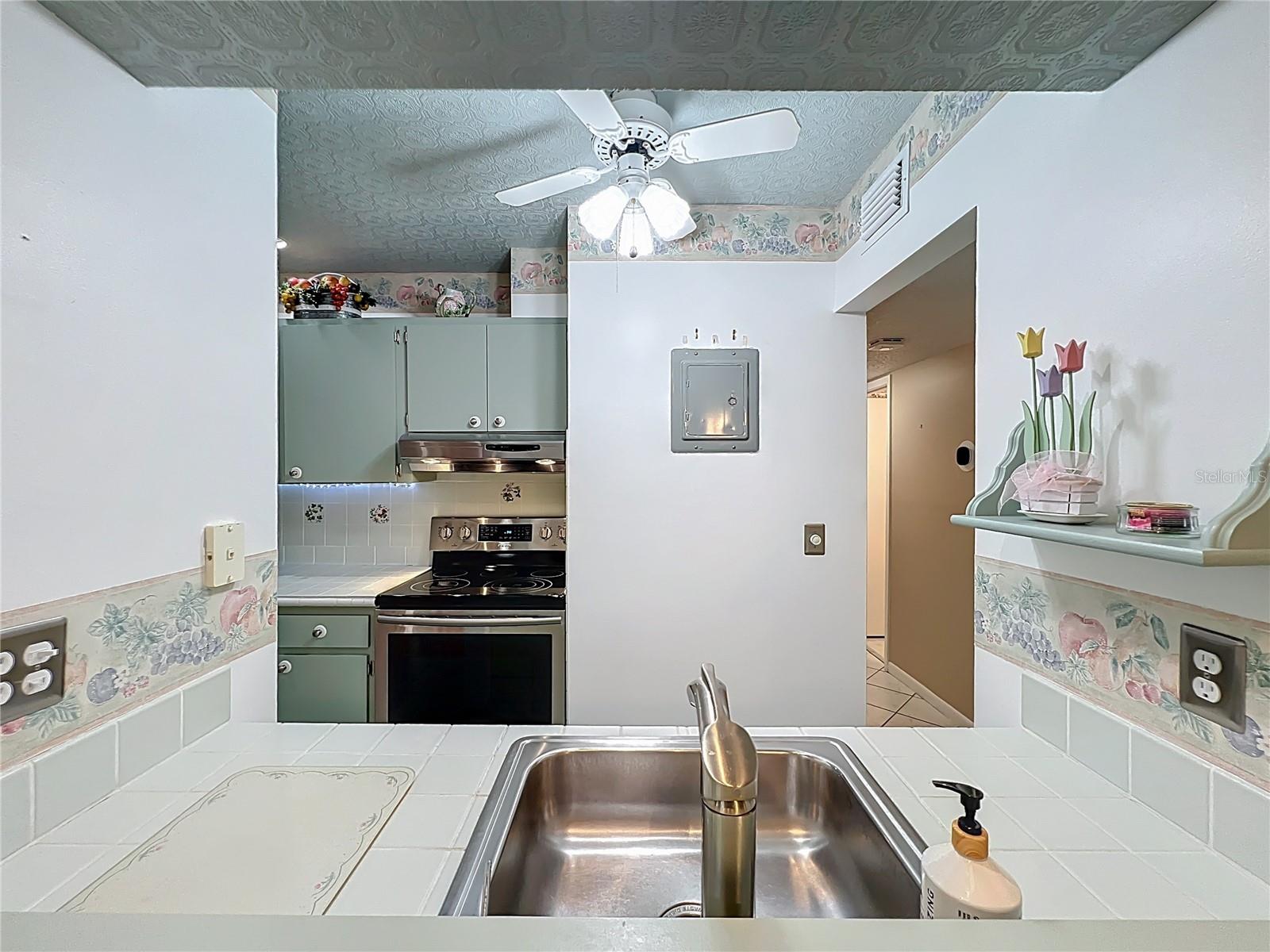 LAKESIDE CONDO APTS - Residential