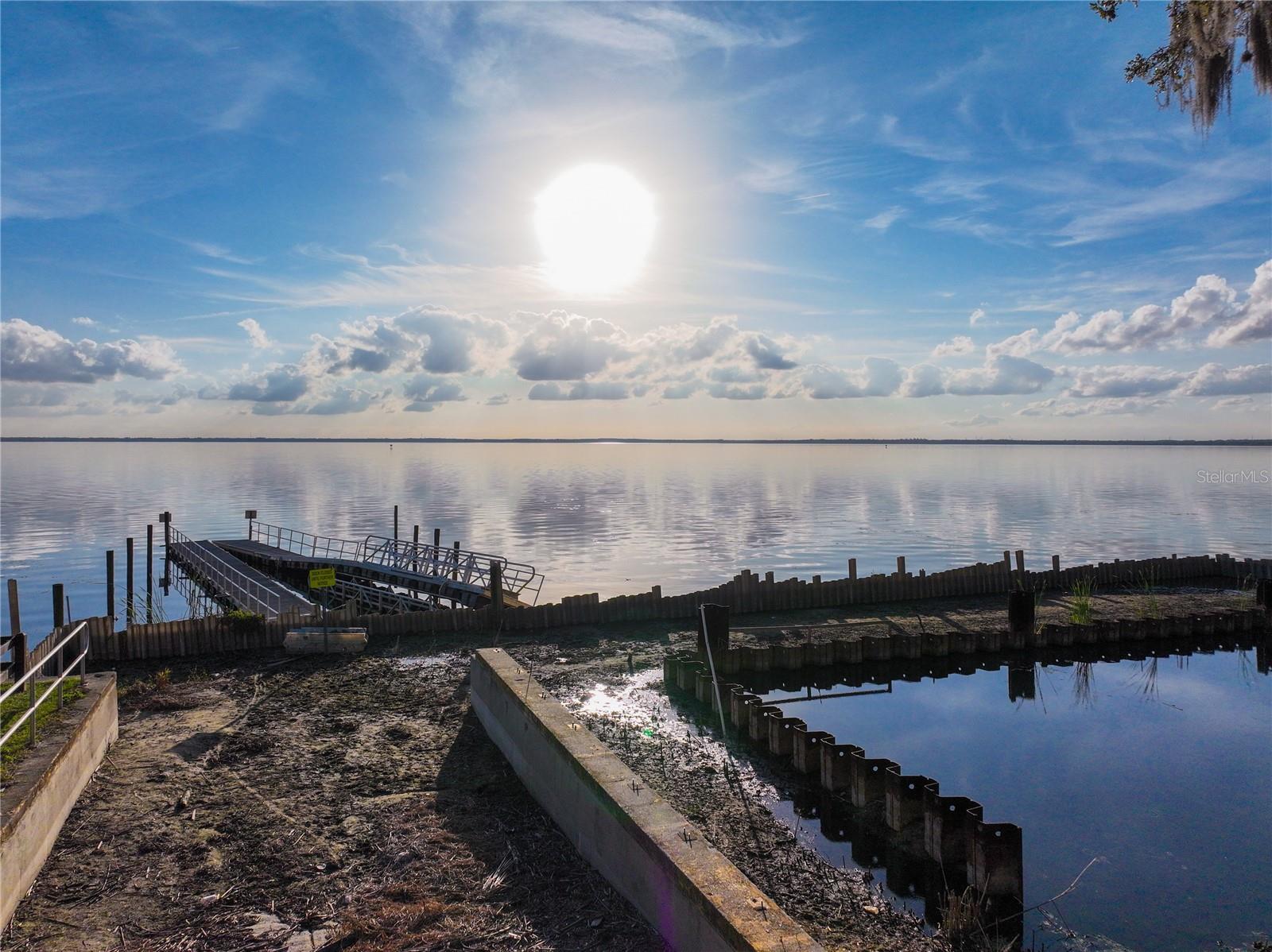 LAKESIDE CONDO APTS - Residential