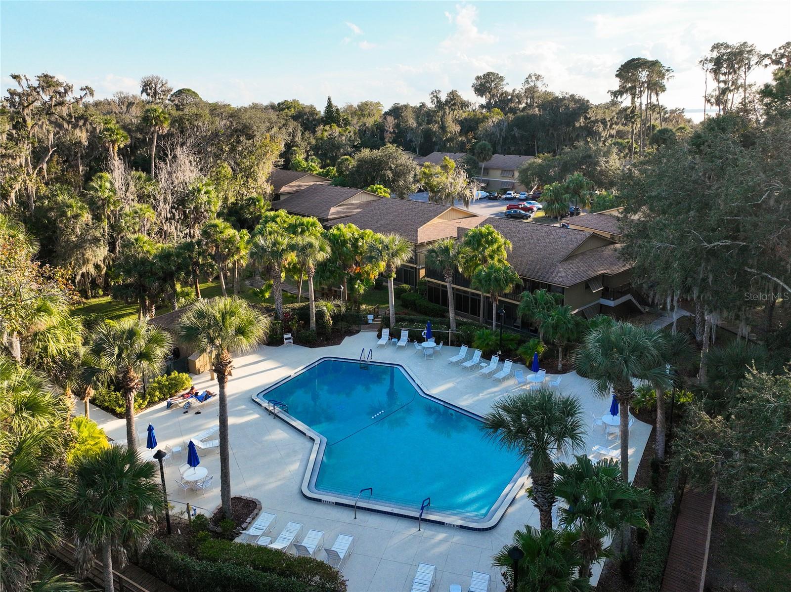 LAKESIDE CONDO APTS - Residential