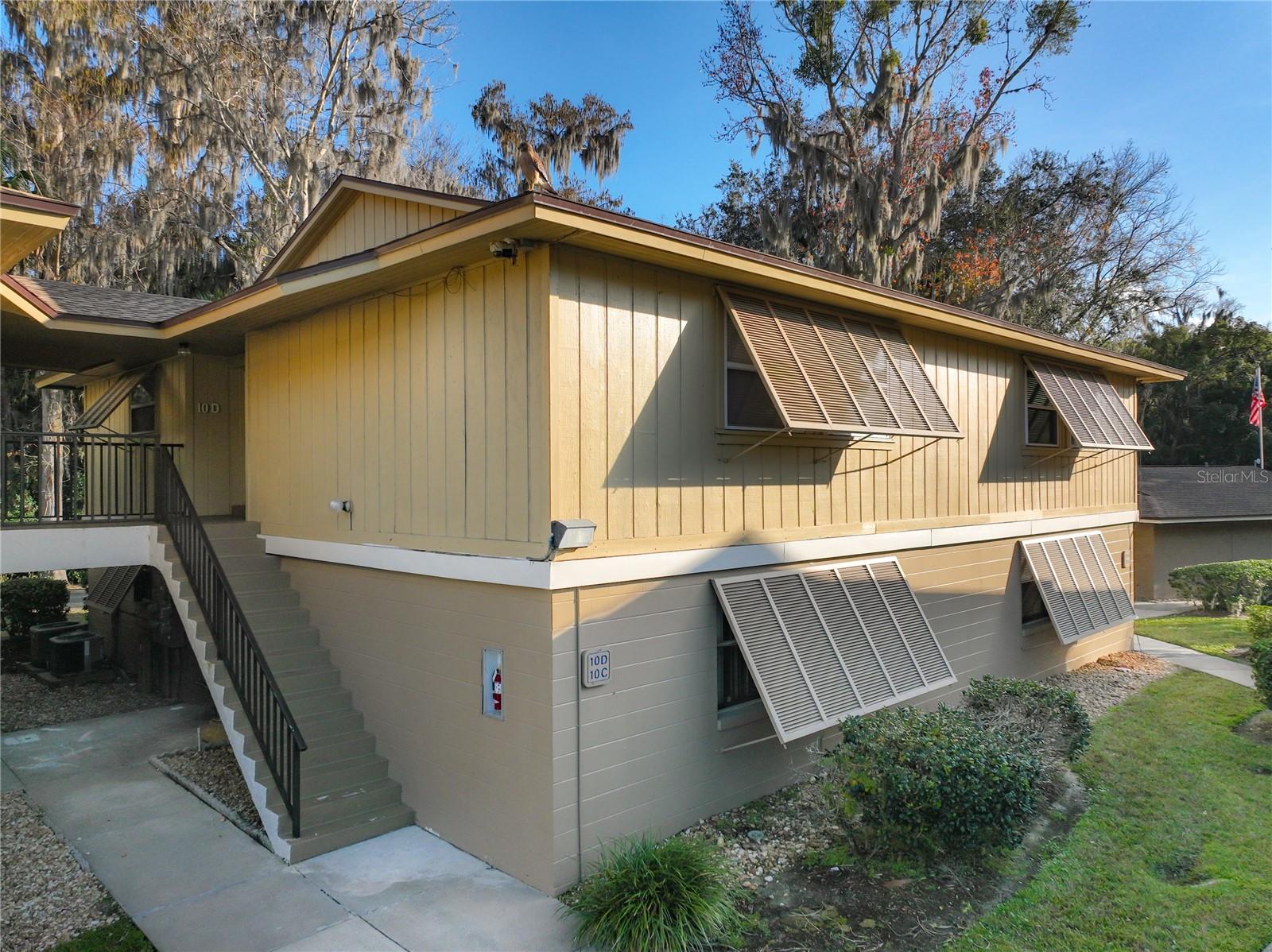 LAKESIDE CONDO APTS - Residential