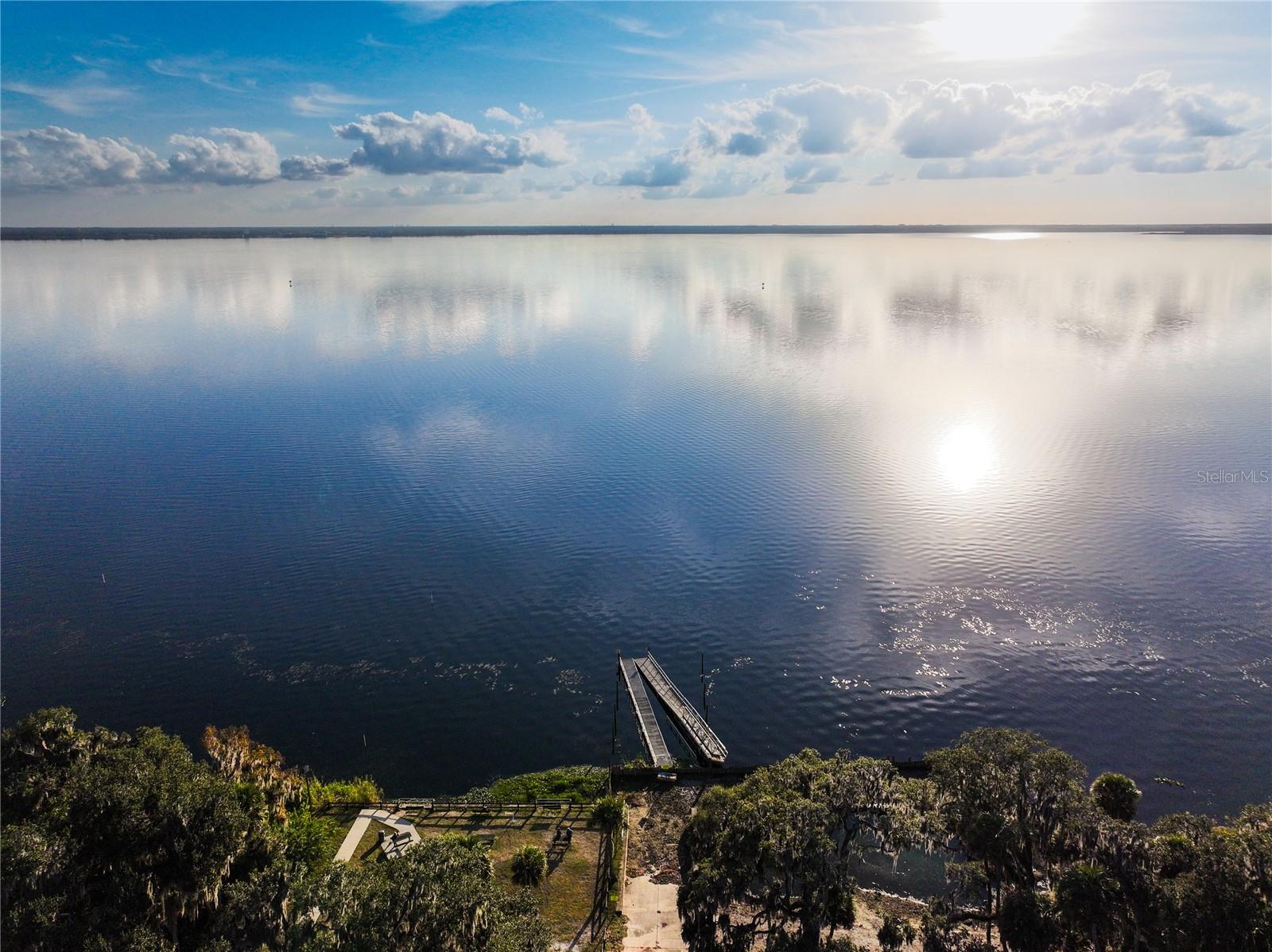 LAKESIDE CONDO APTS - Residential