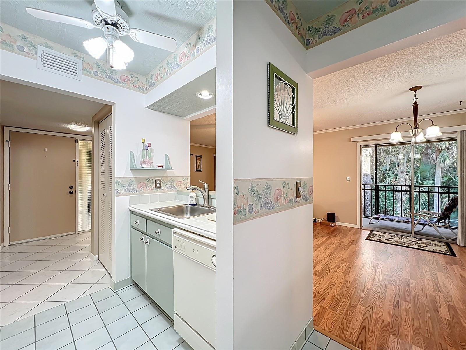 LAKESIDE CONDO APTS - Residential