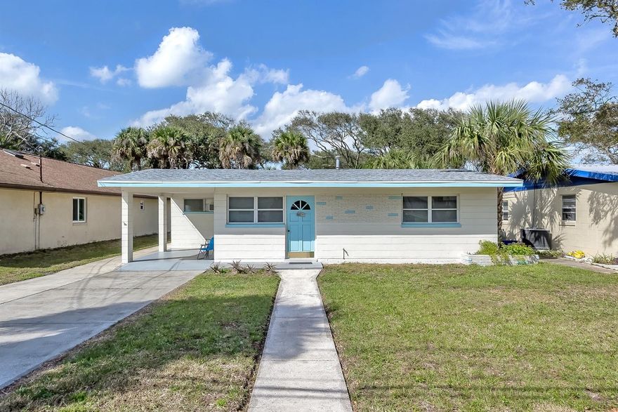 The perfect beach location and get away. With a second living area with its own kitchen and bath and living room, makes this the perfect place for your home, rental, or both. A rare find and a true must see. All information is intended to be accurate but is not guaranteed. ;Water: City