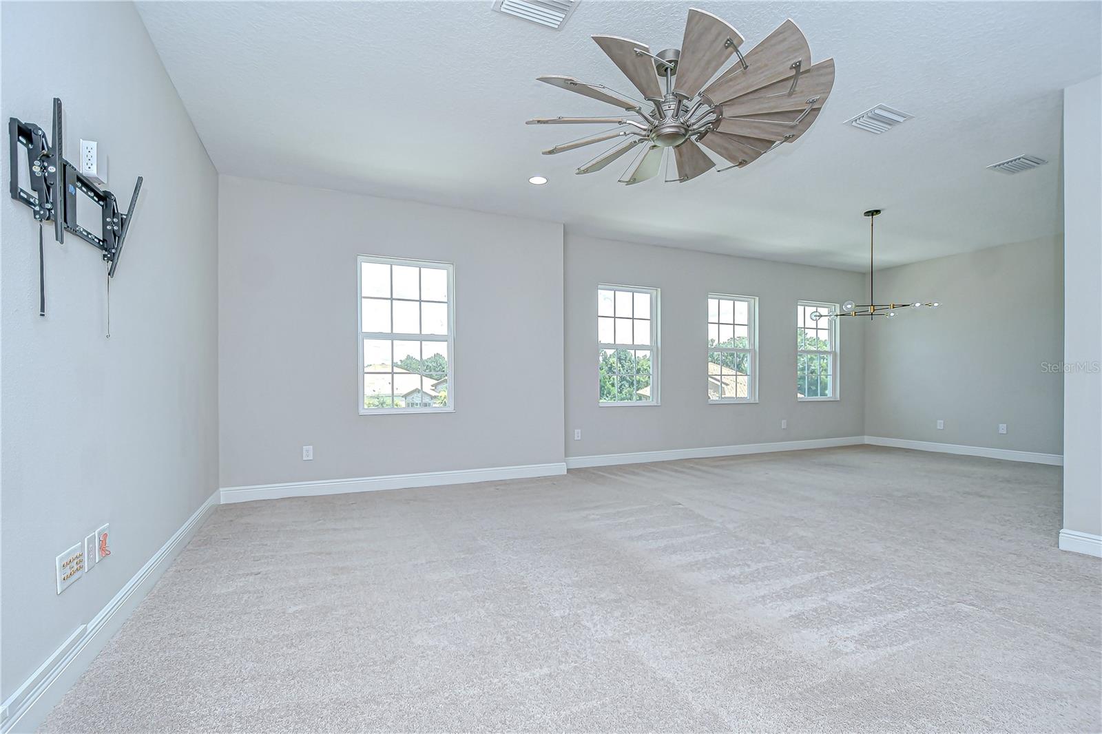 HAWKSTONE - Residential