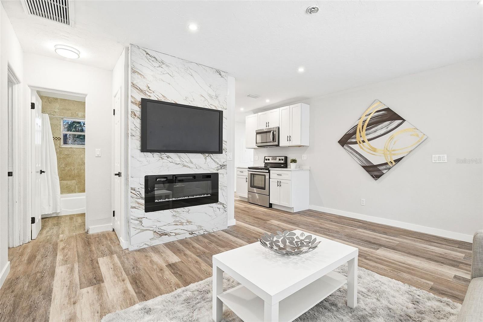 DE SOTO LAKES - Residential