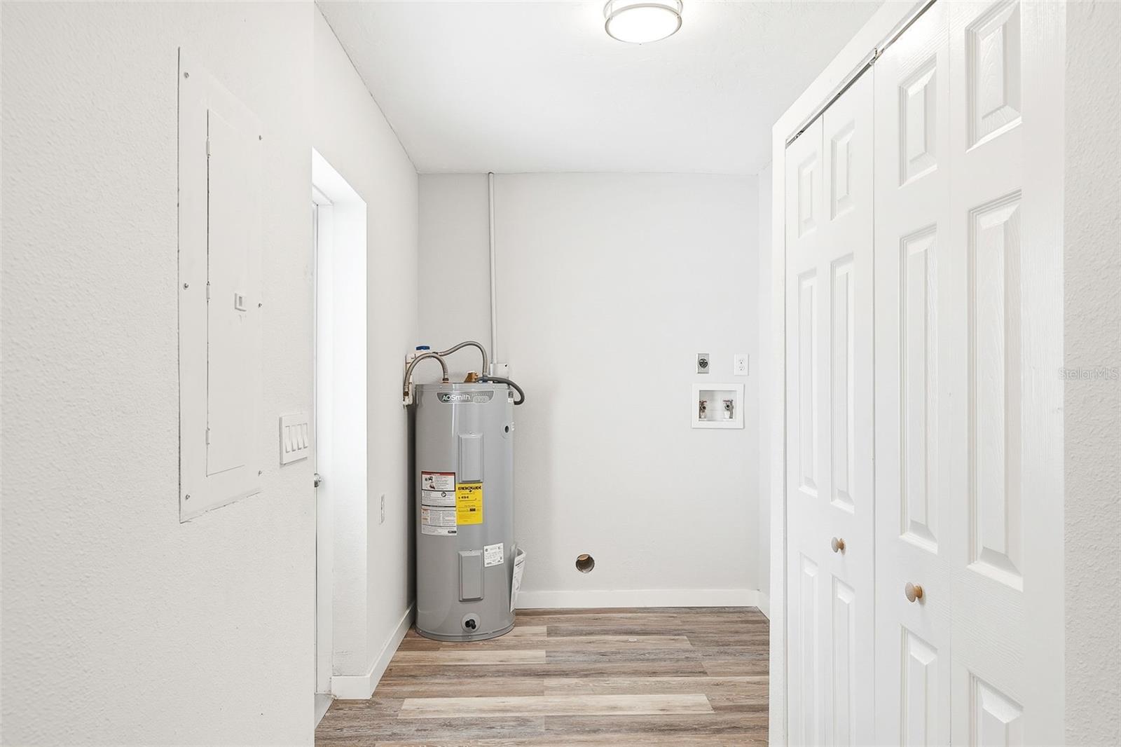 DE SOTO LAKES - Residential