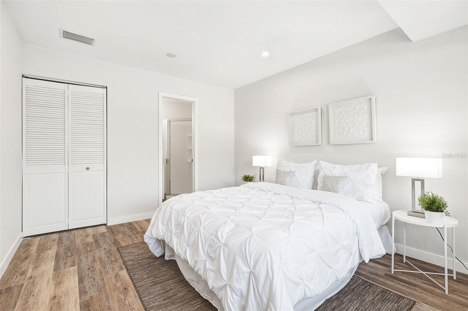 DE SOTO LAKES - Residential