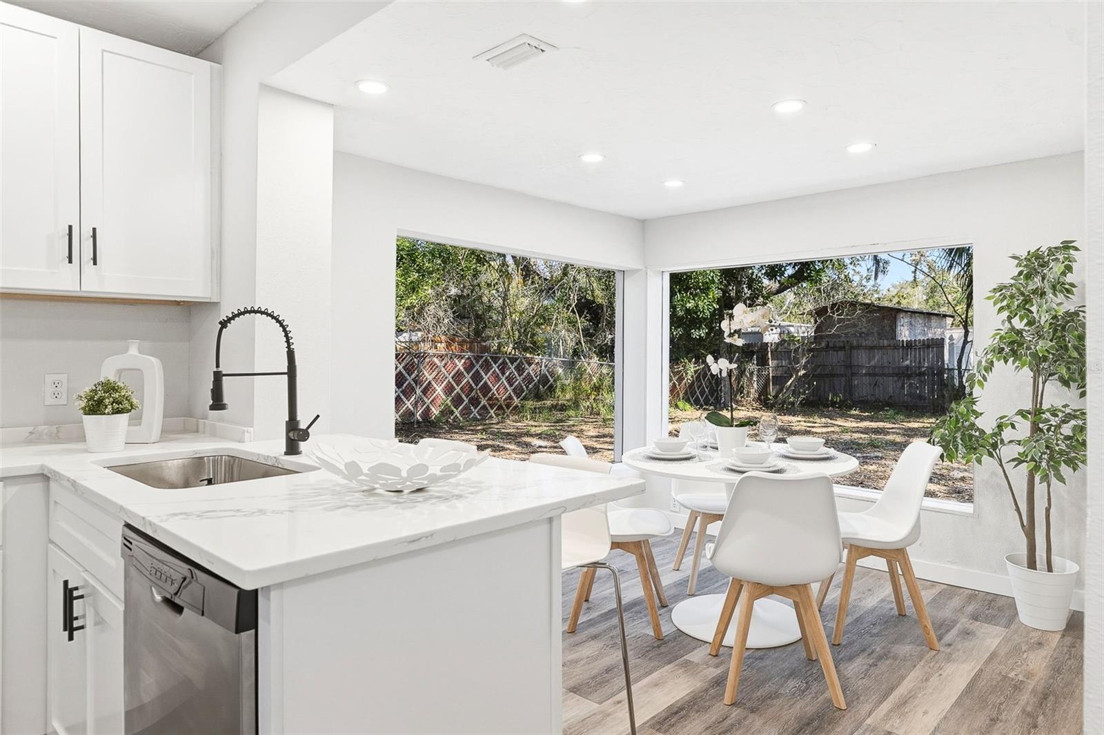 DE SOTO LAKES - Residential