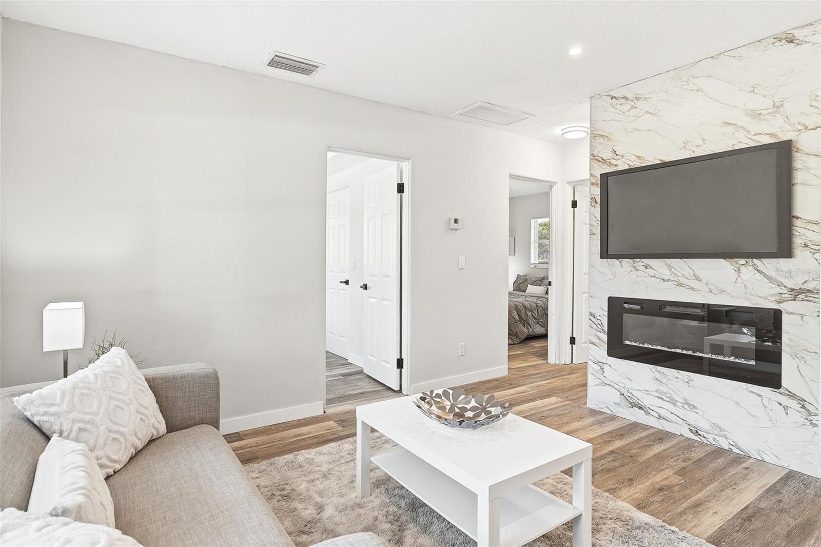 DE SOTO LAKES - Residential