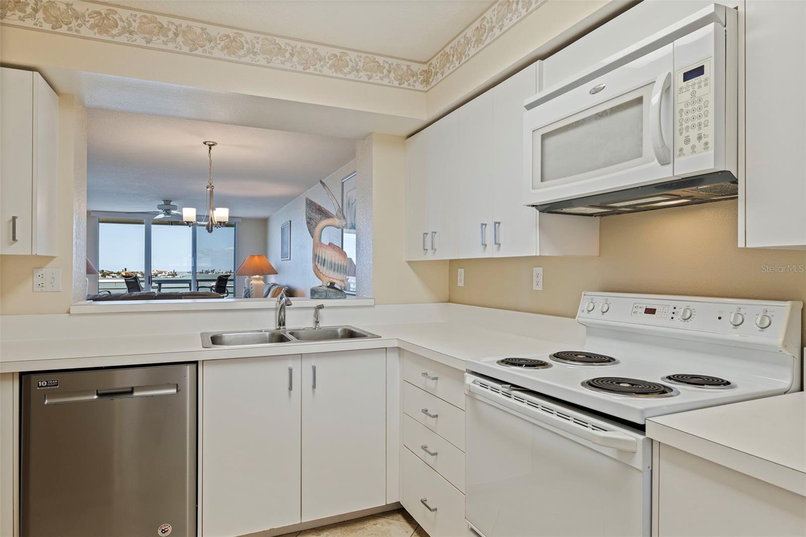 BAHIA VISTA CONDO - Residential Lease