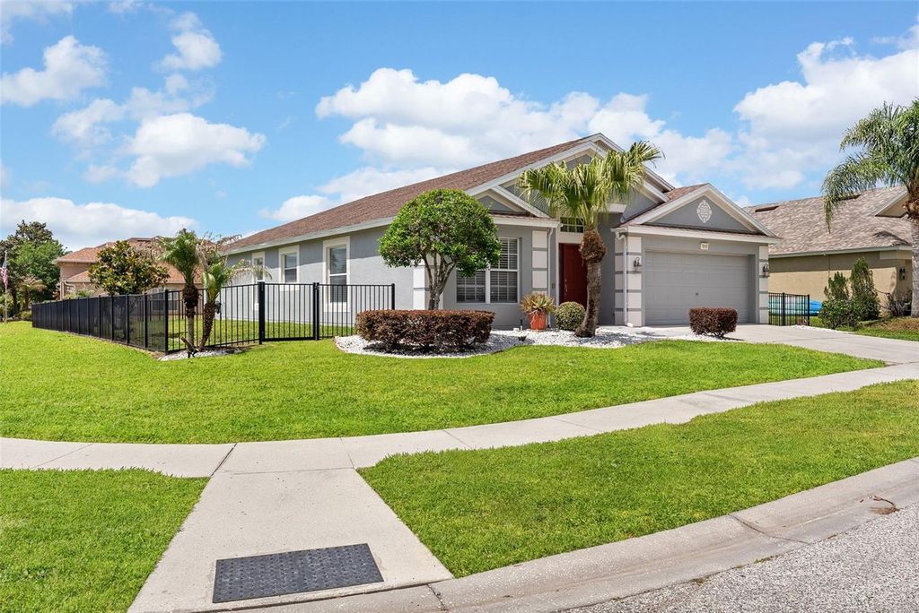 Photo of 7619 Crescent Palm Drive, Wesley Chapel, FL 33545 (MLS # TB8501900)