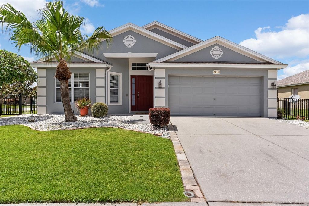Photo of 7619 Crescent Palm Drive, Wesley Chapel, FL 33545 (MLS # TB8501900)