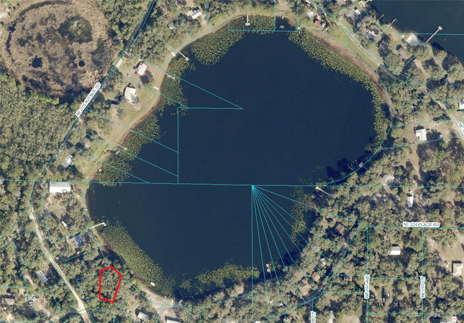 THREE LAKES ESTATE - Land