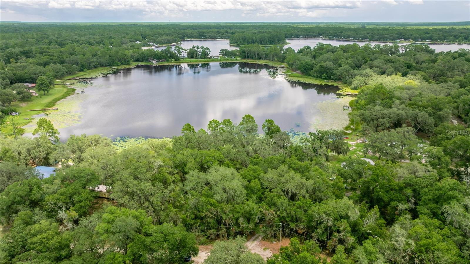 THREE LAKES ESTATE - Land