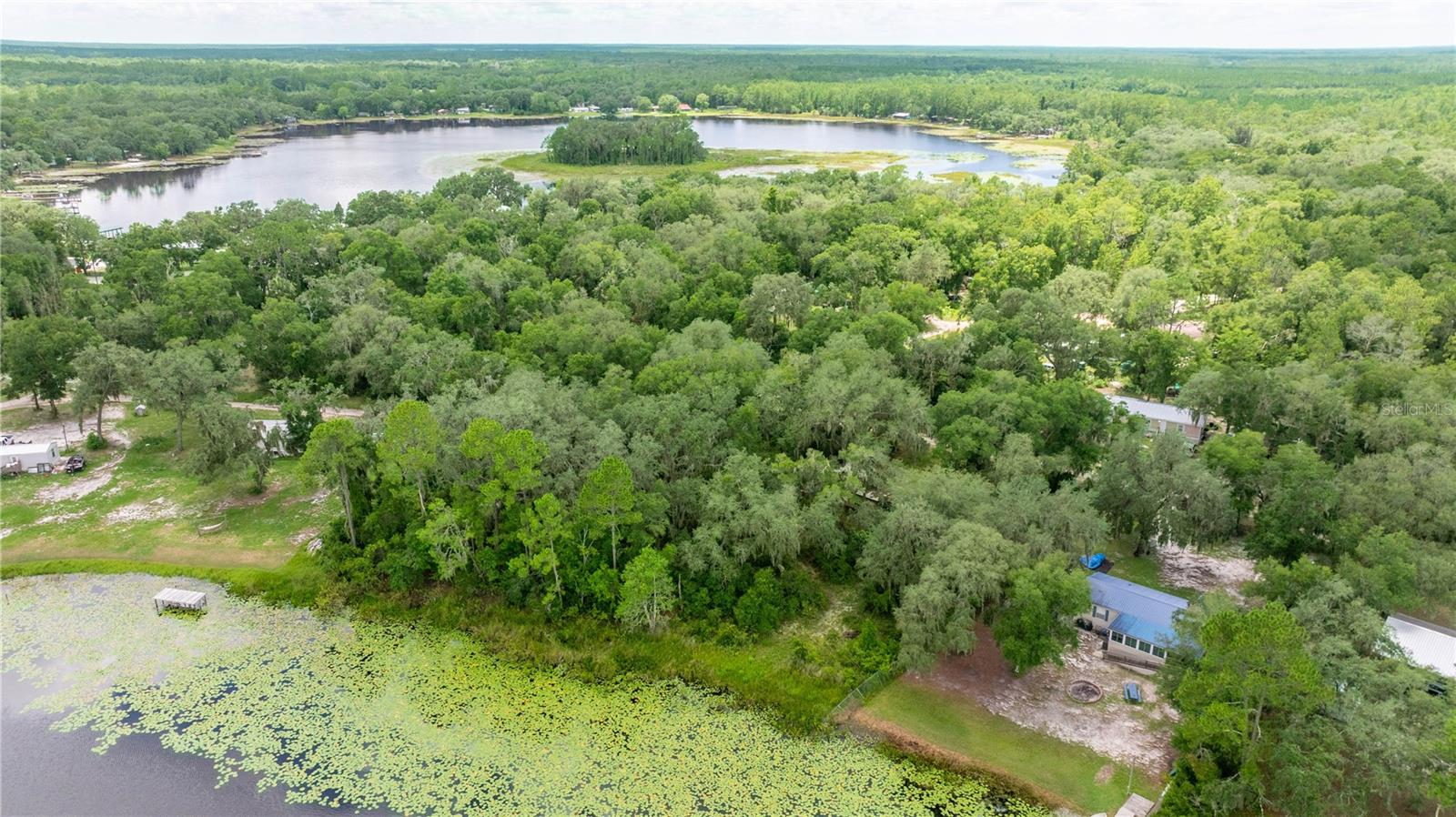 THREE LAKES ESTATE - Land