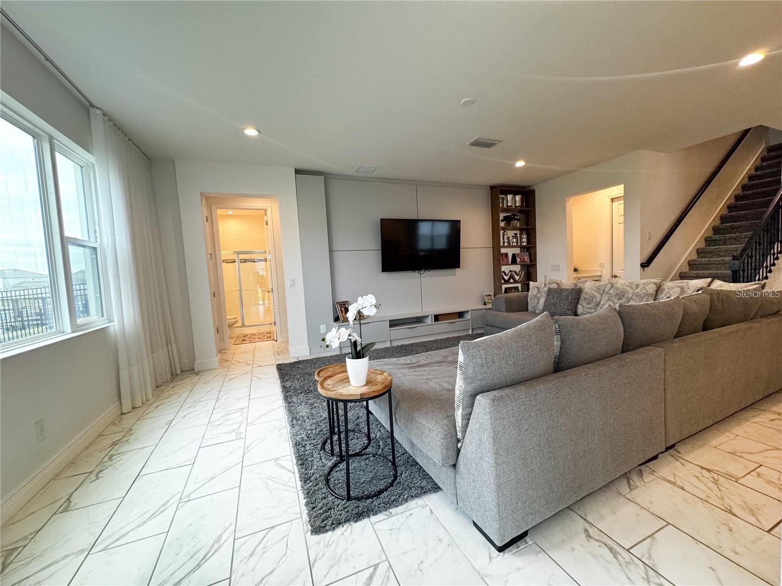 HANOVER LAKES PH 4 - Residential