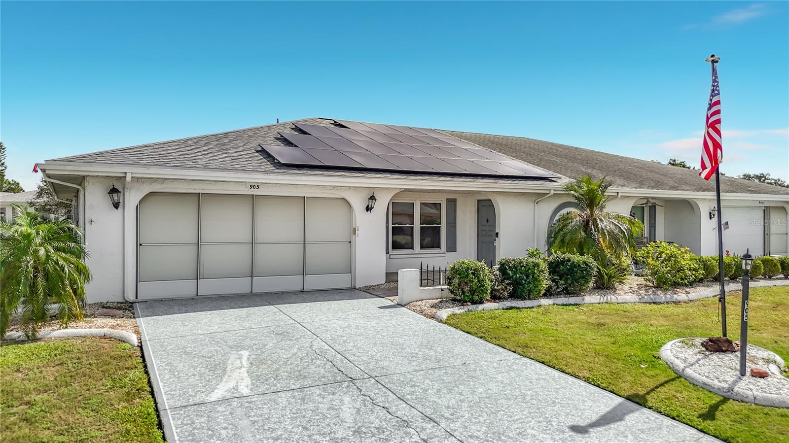 905 BLUEWATER DRIVE, SUN CITY CENTER, FL, 33573 1 905 BLUEWATER DRIVE