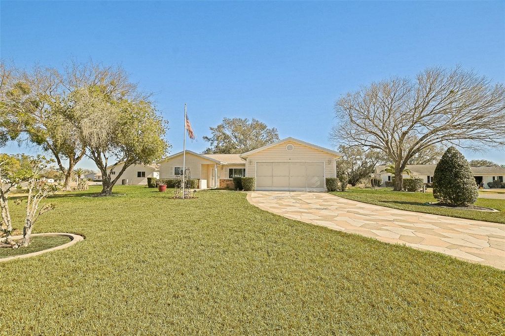 Photo of 10410 SE 179th Place, Summerfield, FL 34491 (MLS # OM719389)