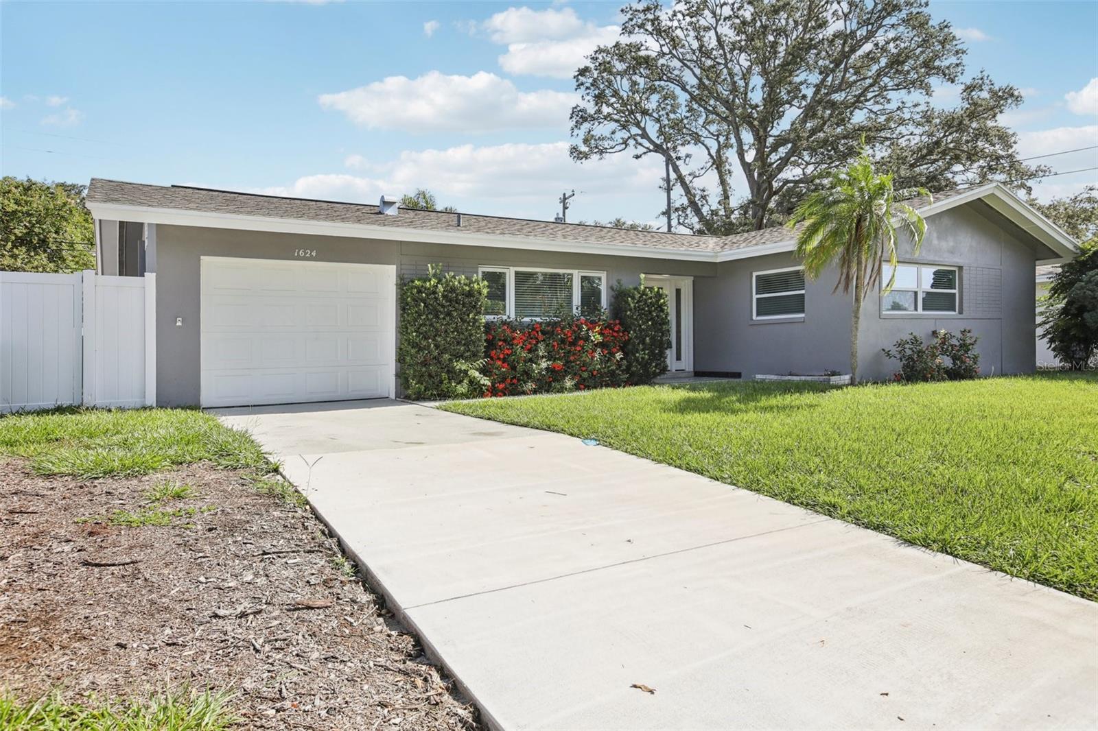 1624 CHATEAU DRIVE