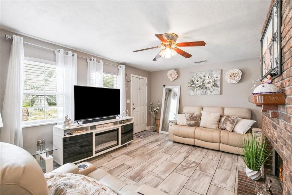 Photo of 4922 18th Street E, Bradenton, FL 34203 (MLS # A4687892)