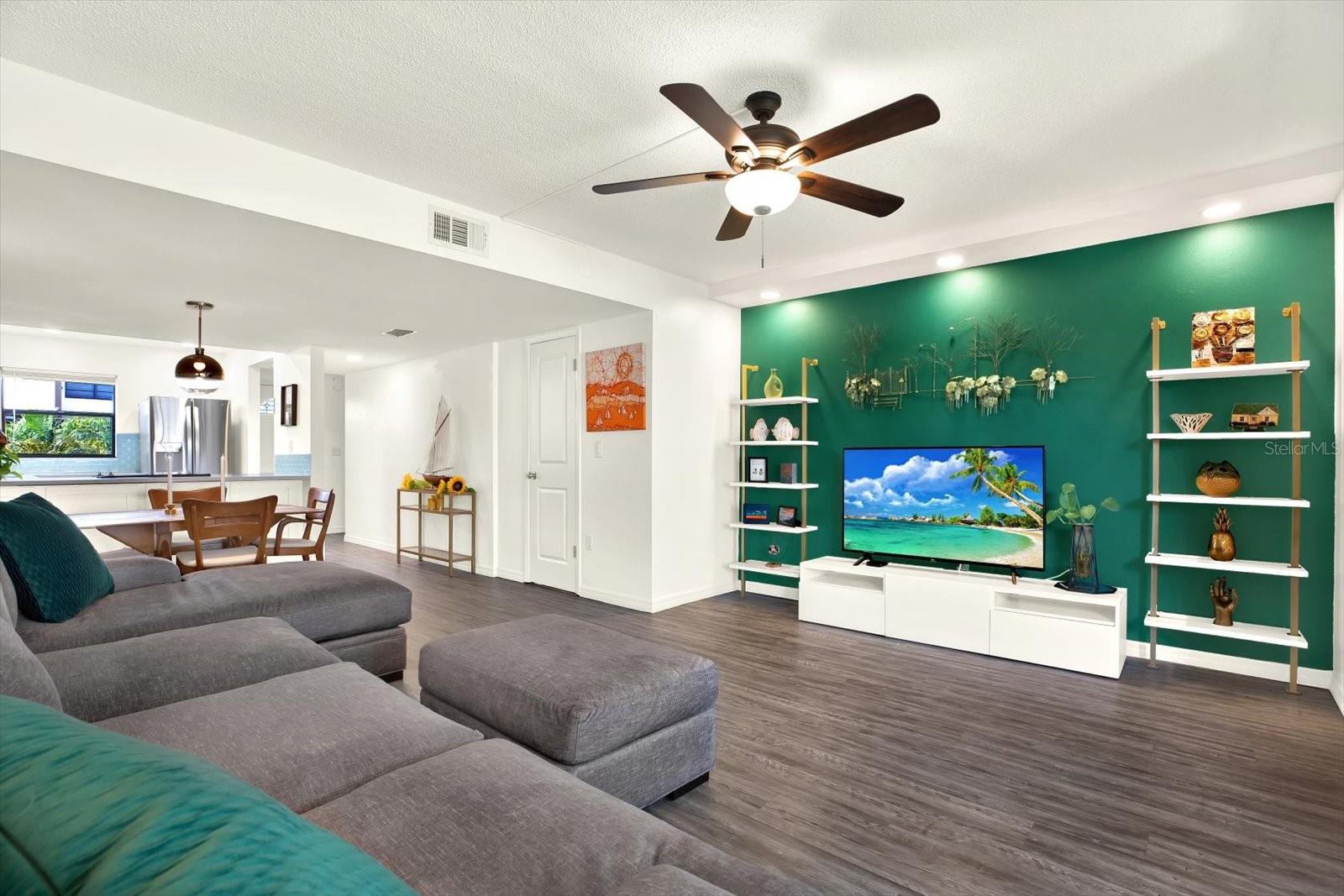 TOWNHOMES OF LAKE SEMINOLE - Residential