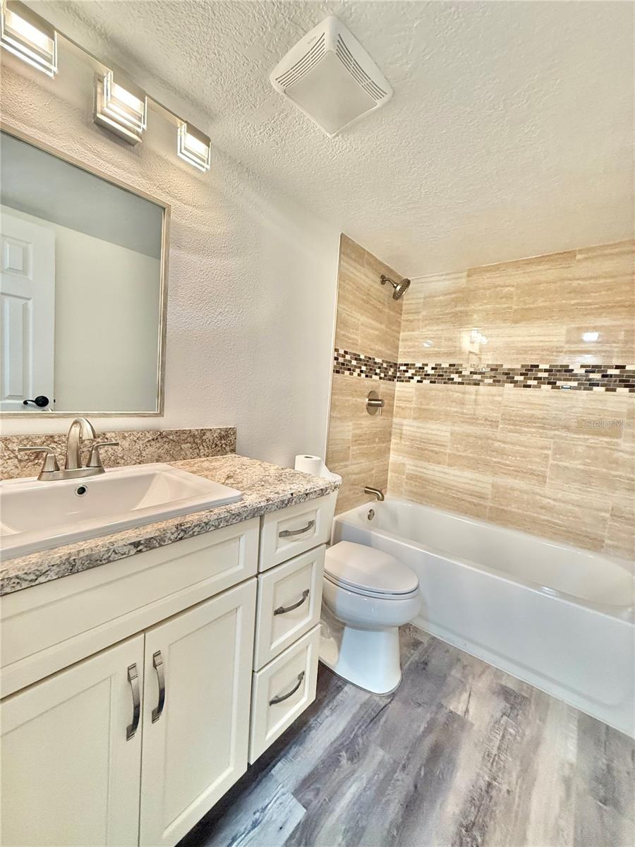 BUNKER HILL INC - Residential Lease