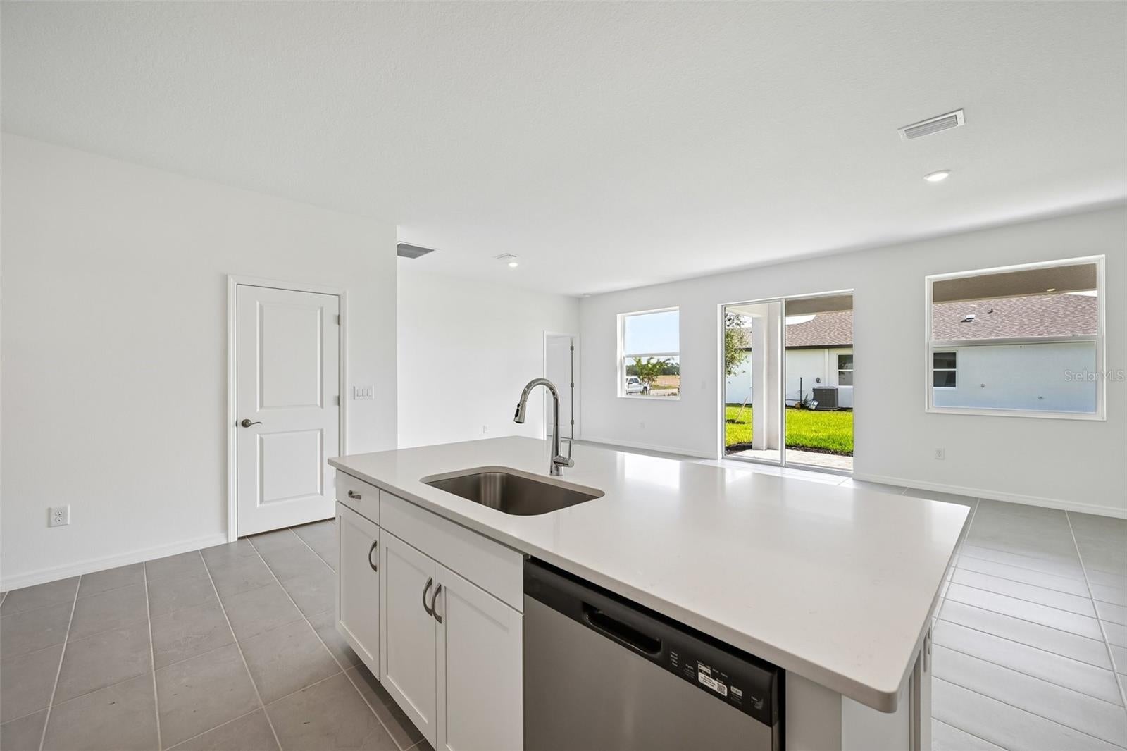 8704 CANARD COVE