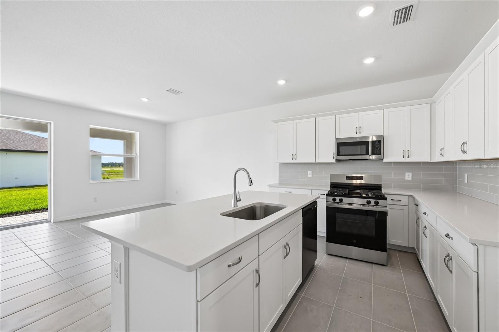 8704 CANARD COVE
