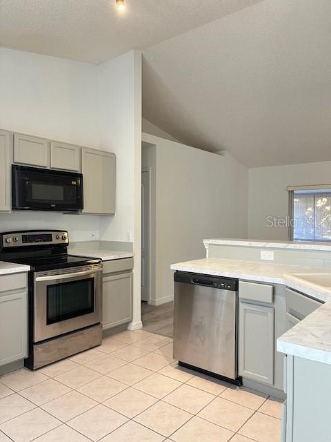 AUTUMN WOODS UNIT 01 - Residential Lease