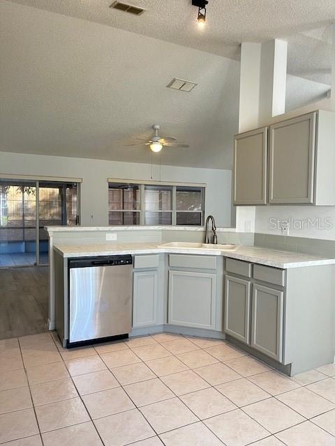 AUTUMN WOODS UNIT 01 - Residential Lease