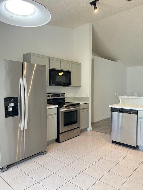 AUTUMN WOODS UNIT 01 - Residential Lease