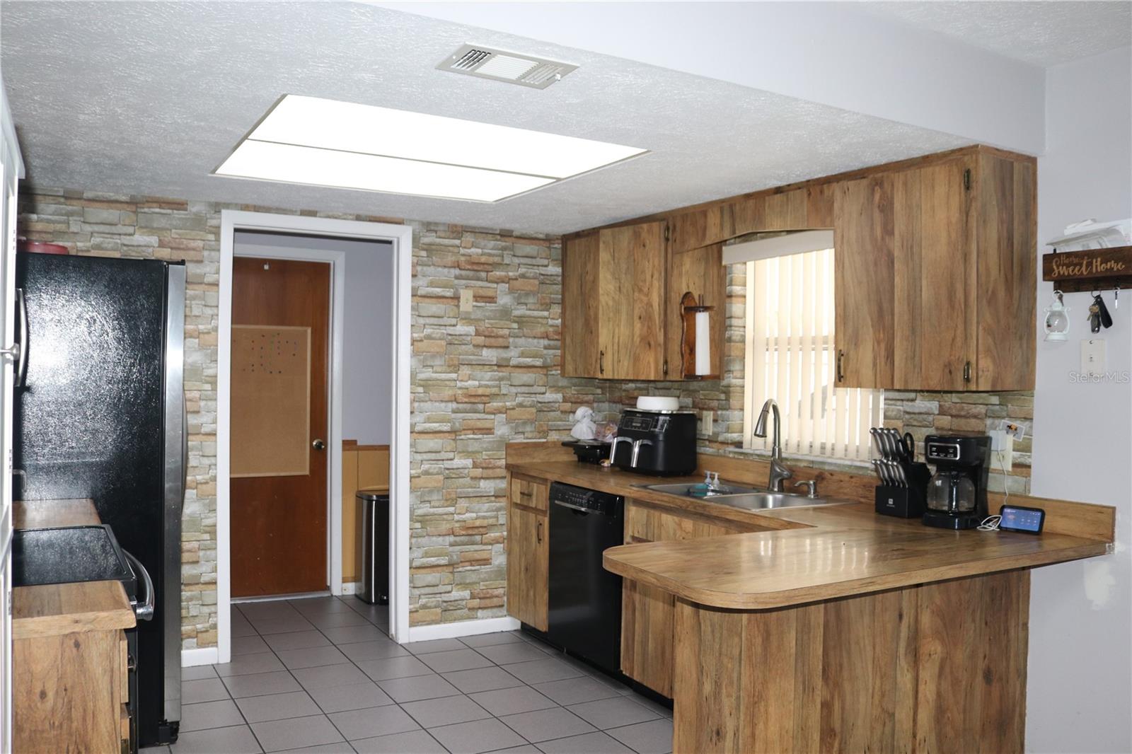 OAK VALLEY SUB UN 1 - Residential Lease
