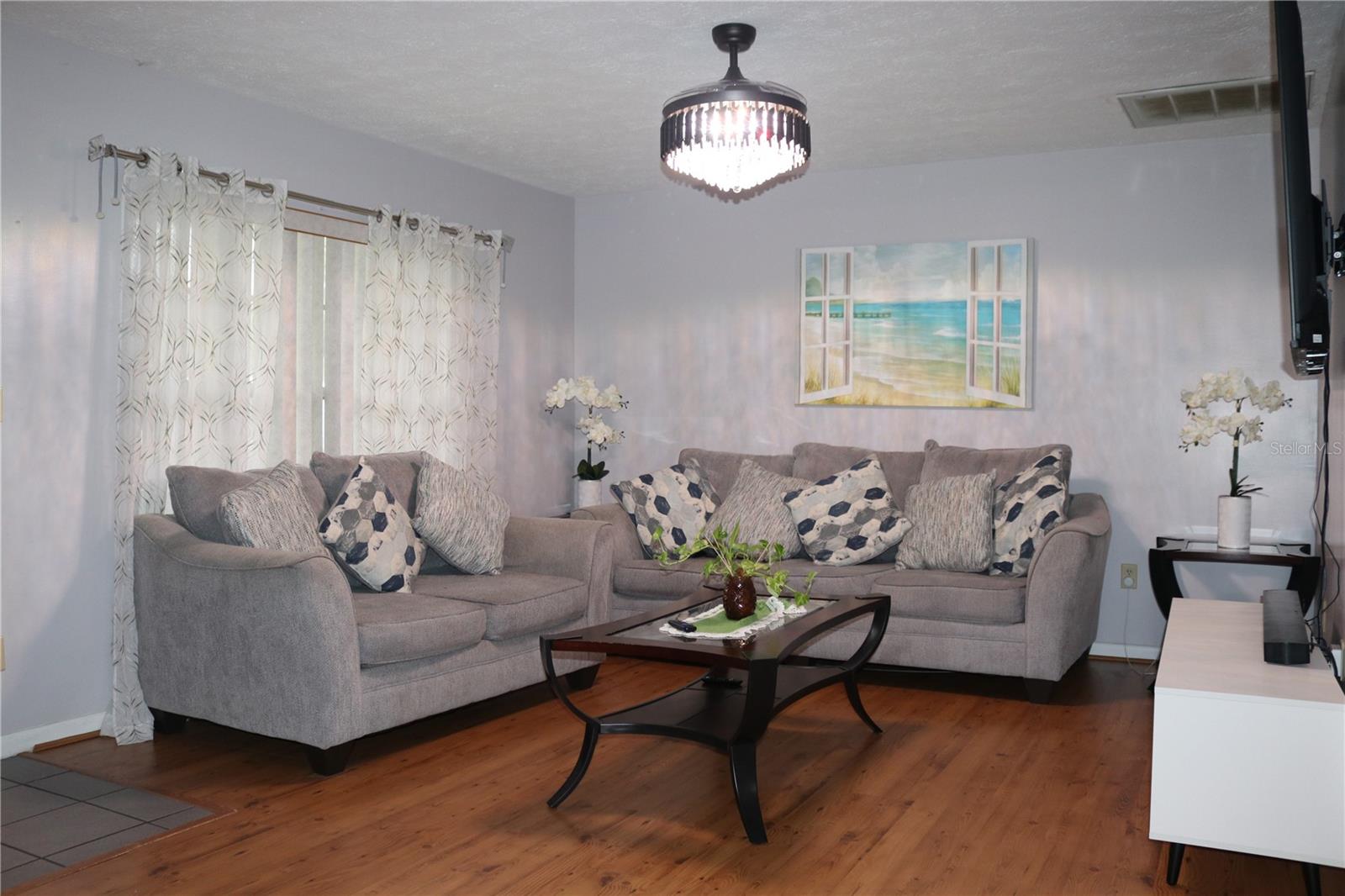 OAK VALLEY SUB UN 1 - Residential Lease