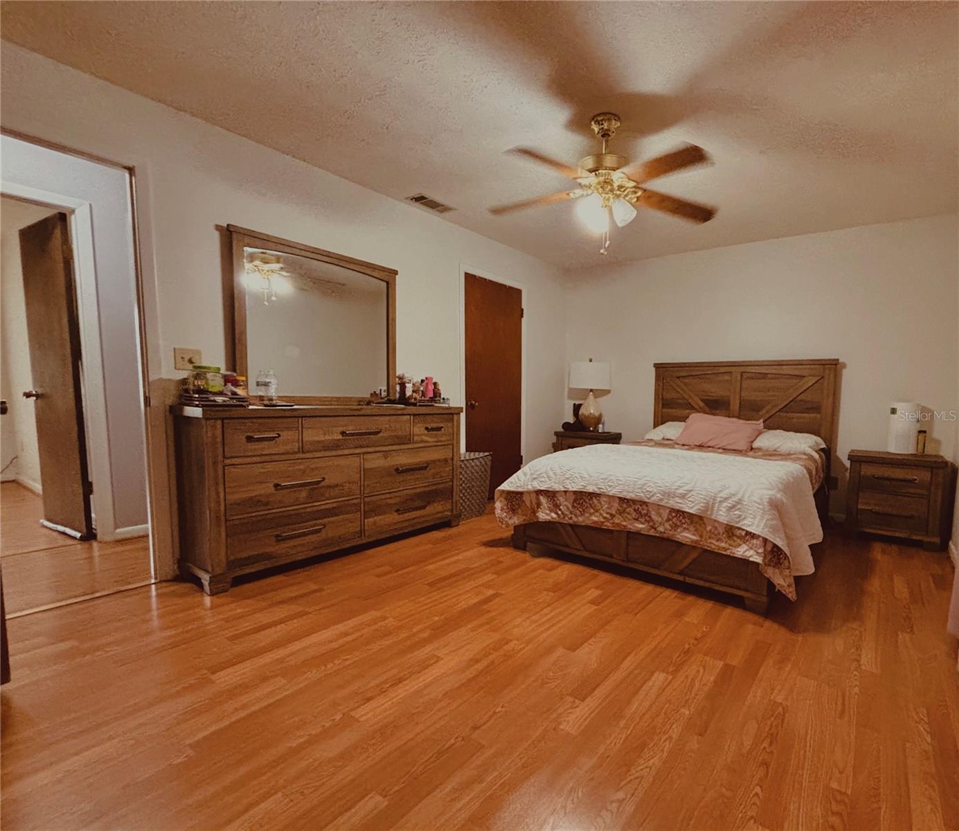 OAK VALLEY SUB UN 1 - Residential Lease