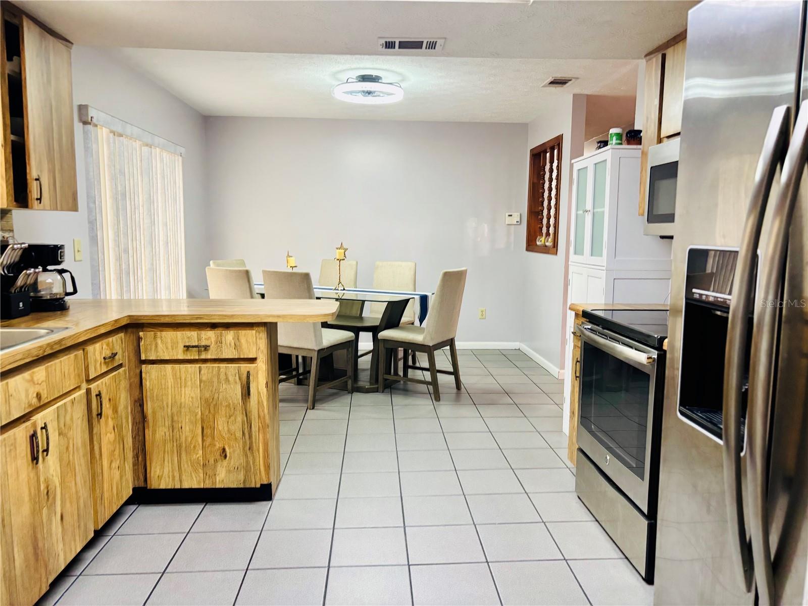 OAK VALLEY SUB UN 1 - Residential Lease