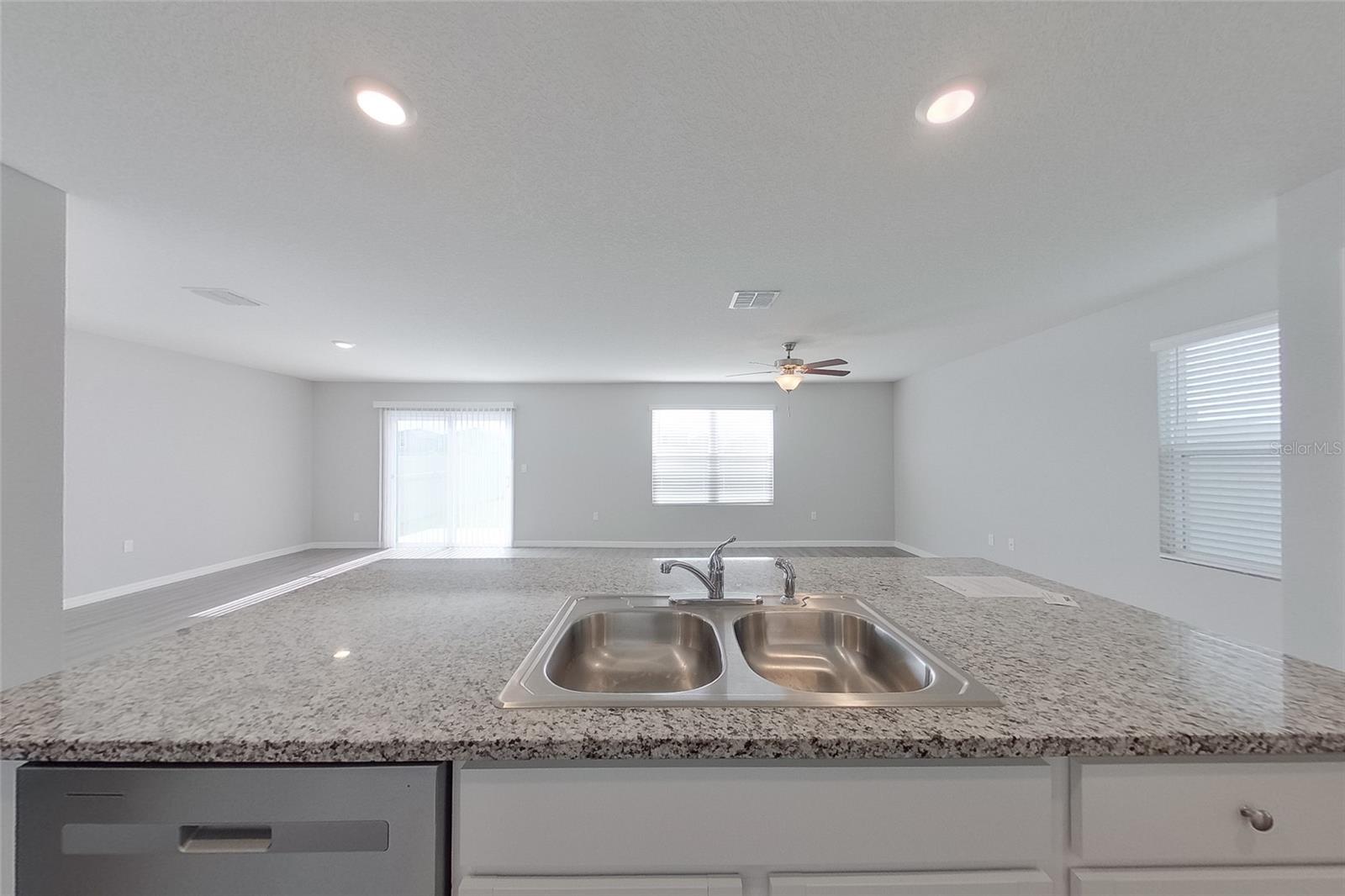 OCALA CROSSINGS - Residential Lease