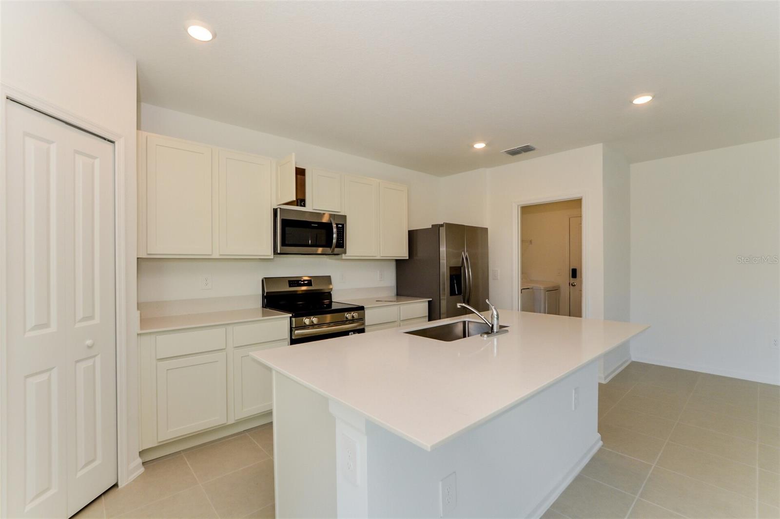 HAMILTON BLUFF SUB - Residential Lease