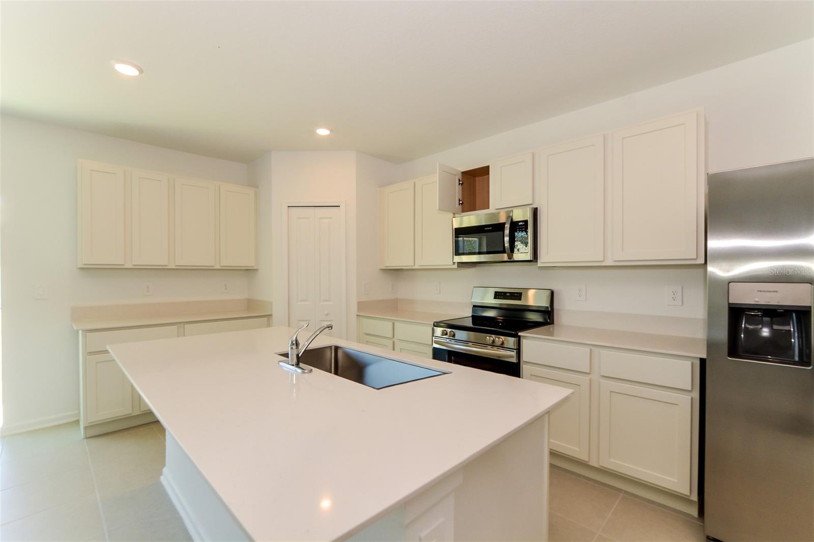 HAMILTON BLUFF SUB - Residential Lease