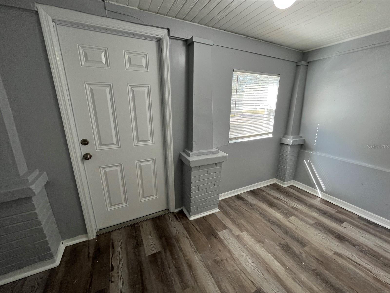 SANDEMANS SUB - Residential Lease