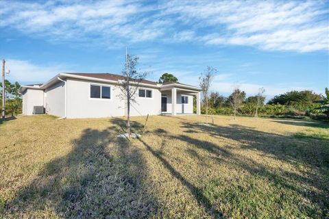 A home in PORT CHARLOTTE