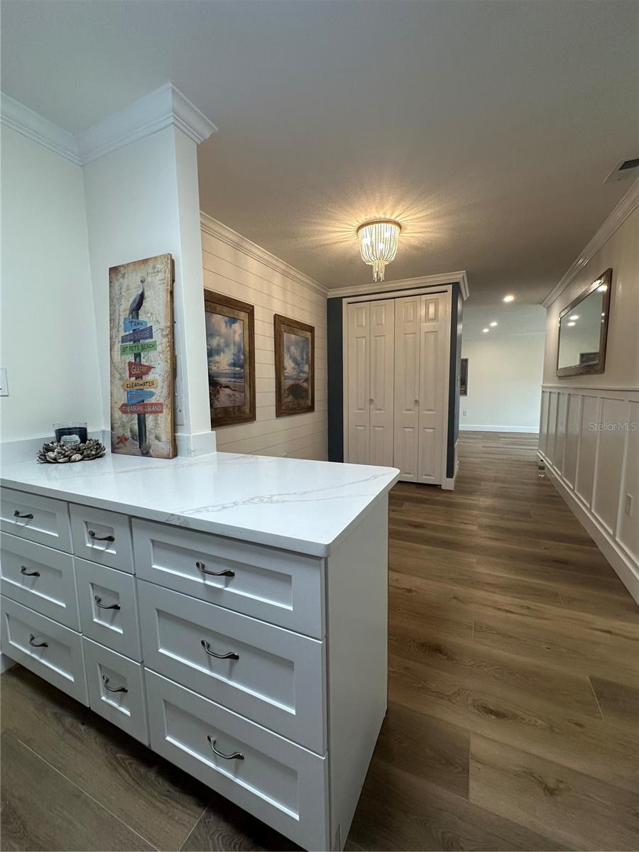 2700 BAYSHORE BOULEVARD 2208