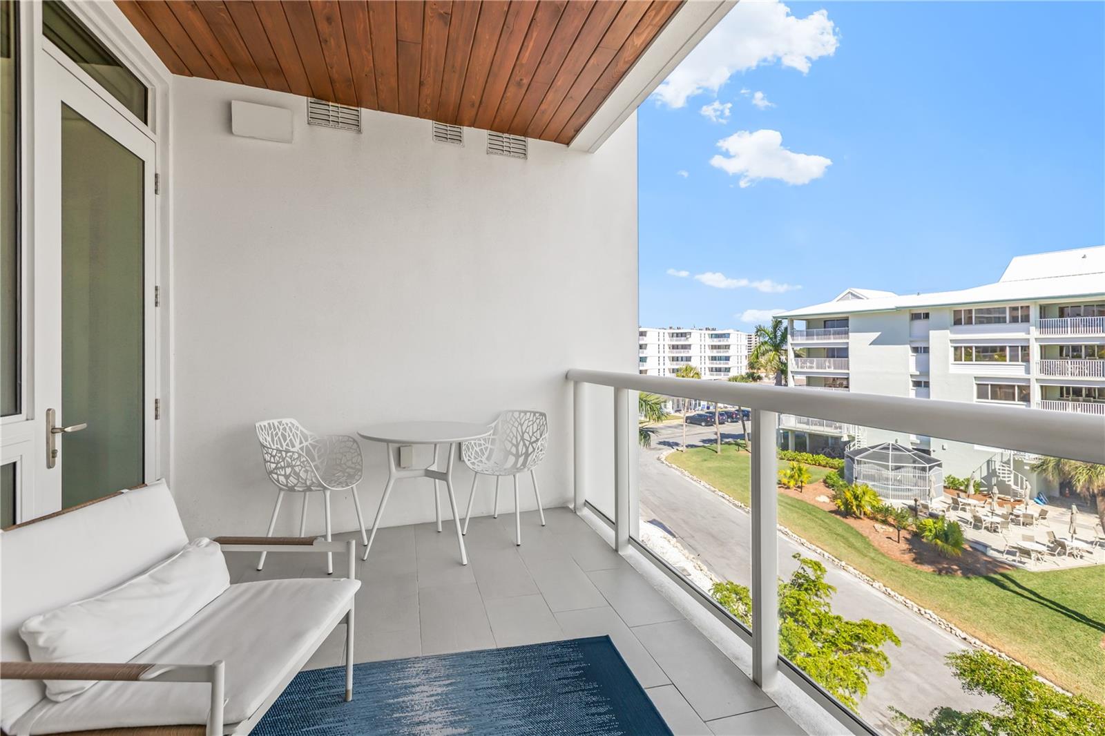 TEN35 SEASIDE - Residential