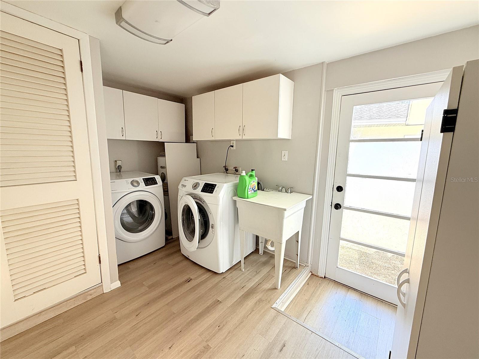 DUNEDIN ISLES 1 - Residential Lease