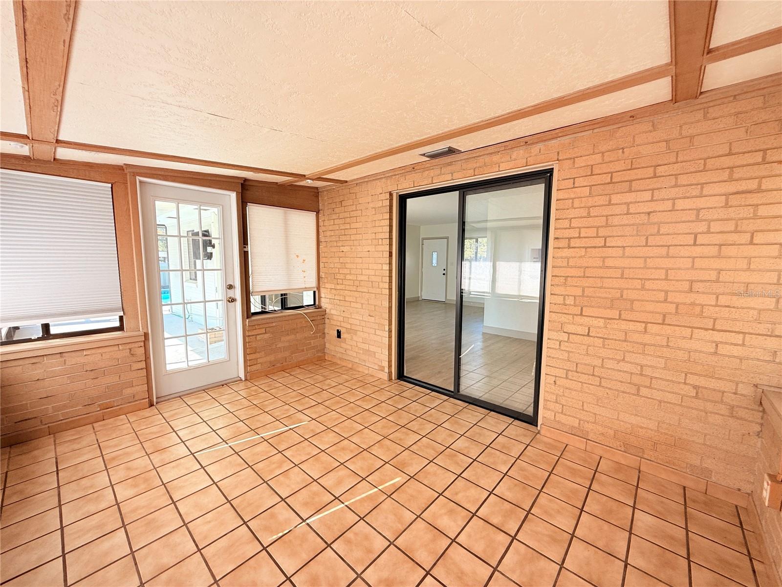 DUNEDIN ISLES 1 - Residential Lease