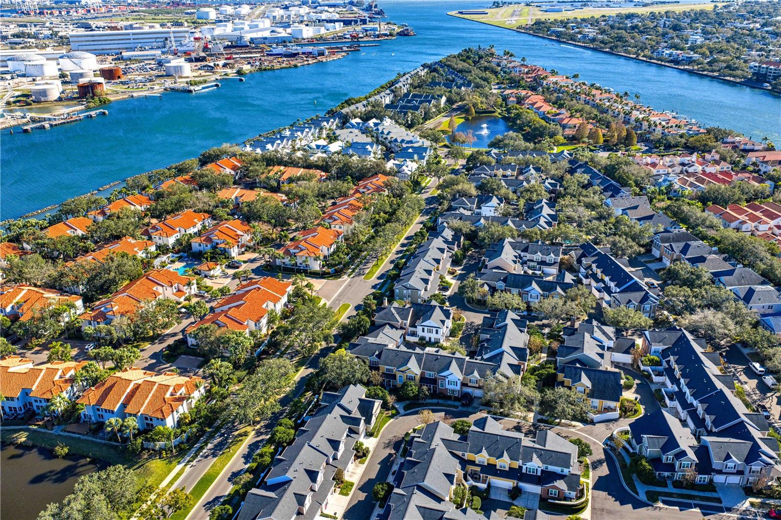 THE TWNHMS AT HARBOUR BAY P - Residential