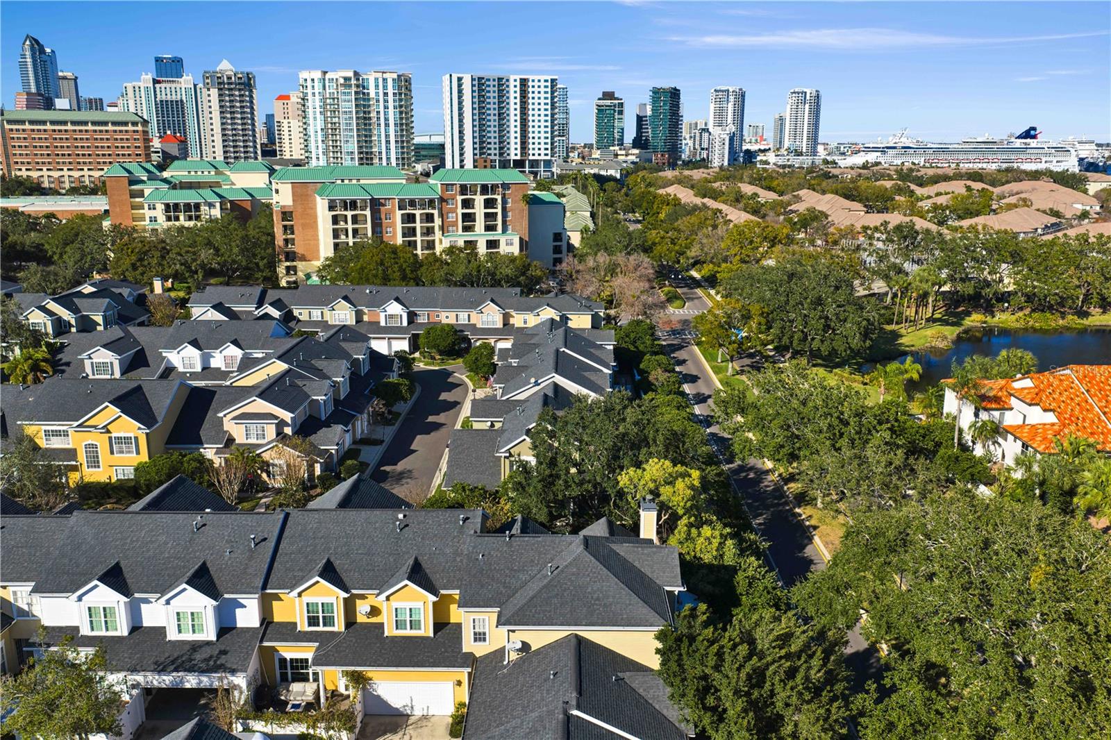 THE TWNHMS AT HARBOUR BAY P - Residential