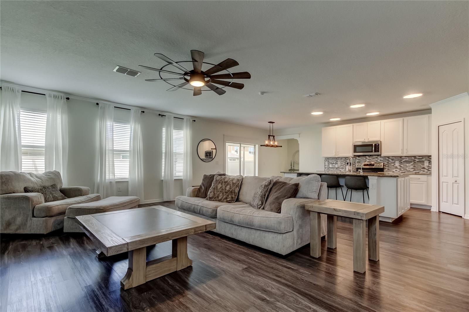 EPPERSON RANCH SOUTH PH 2H-1 - Residential Lease